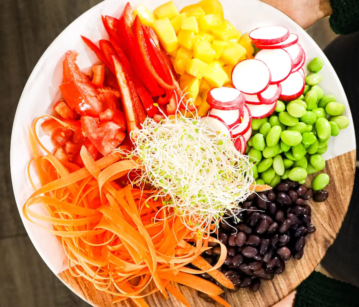 Alimentation colorée, légumes, fruits, aliments non transformés, vivandglow