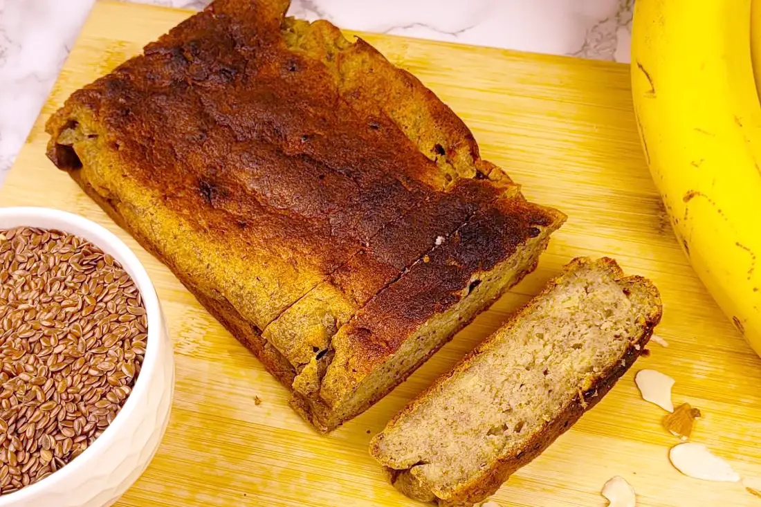 Pain au banane moelleux santé rempli de fibres et de saveurs.